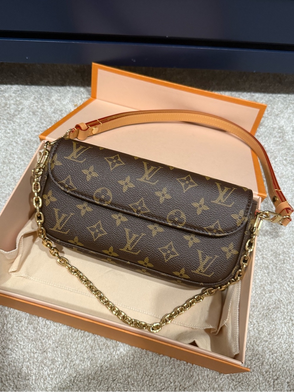 Louis Vuitton Ivy wallet on chain